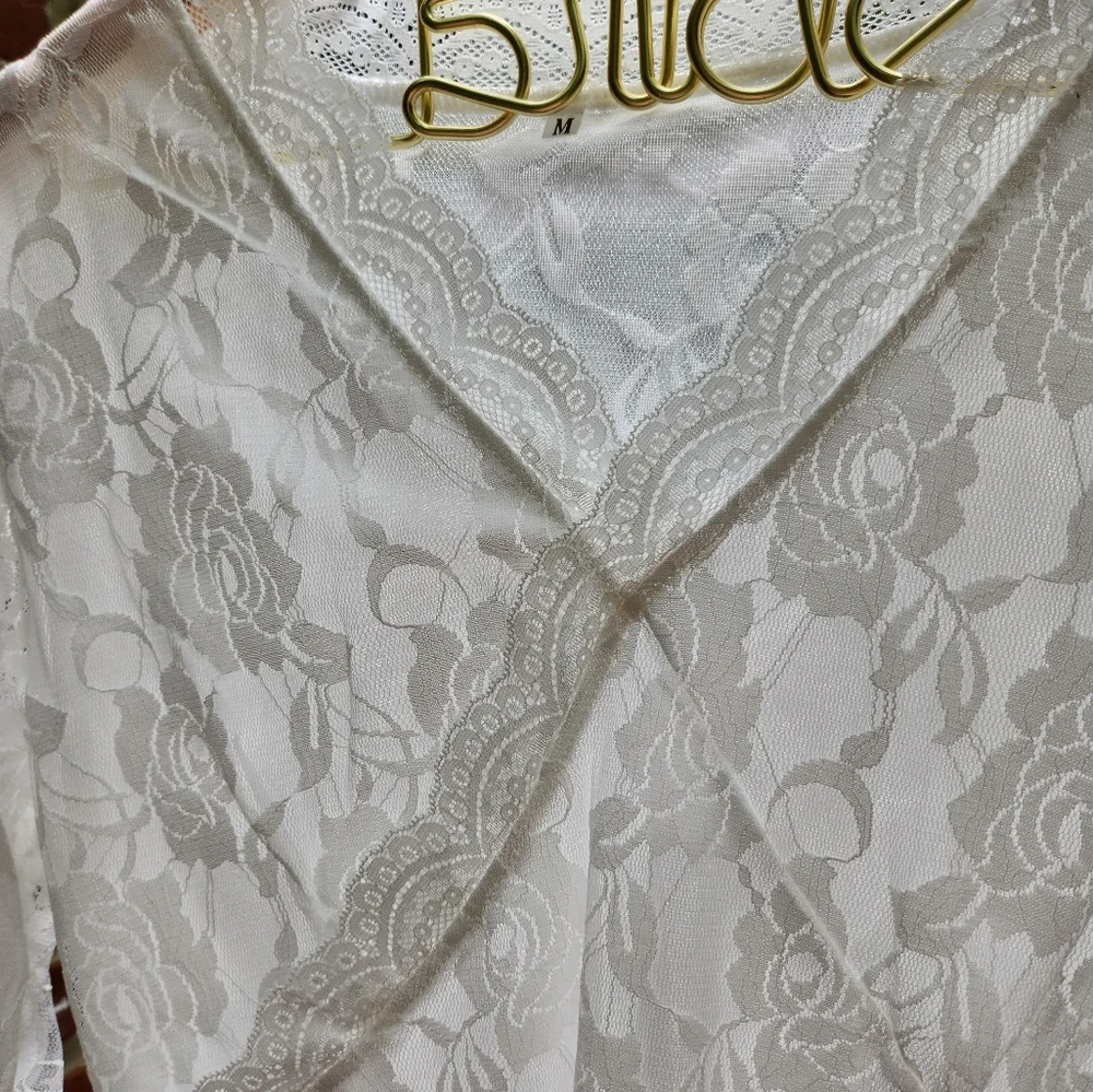 Lace dress. Long sleeve. Short. - Picture 8 of 13
